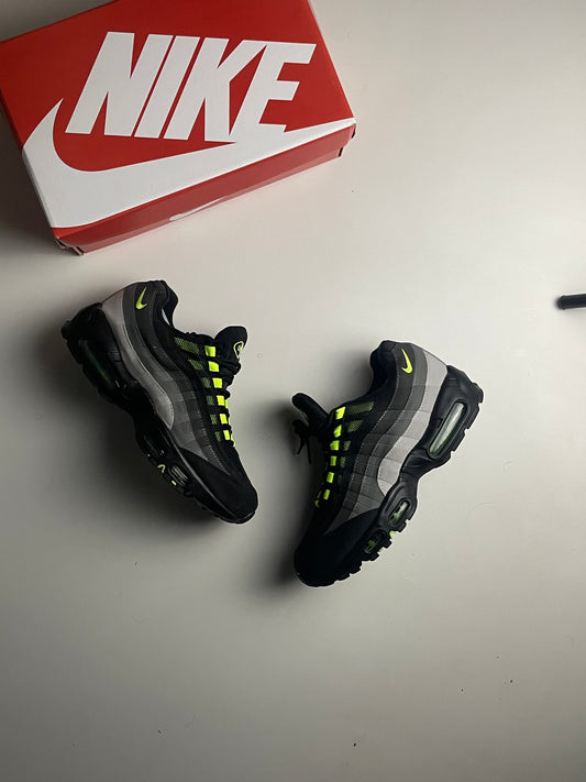 Nike Air Max 95 Black Neon
