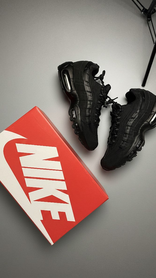 Nike Air Max 95 - Triple Black – garimpo do madruga