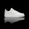 Tênis Nike Air Force 1 branco em couro sintético, com sola grossa e amortecimento Air. Design clássico e versátil.