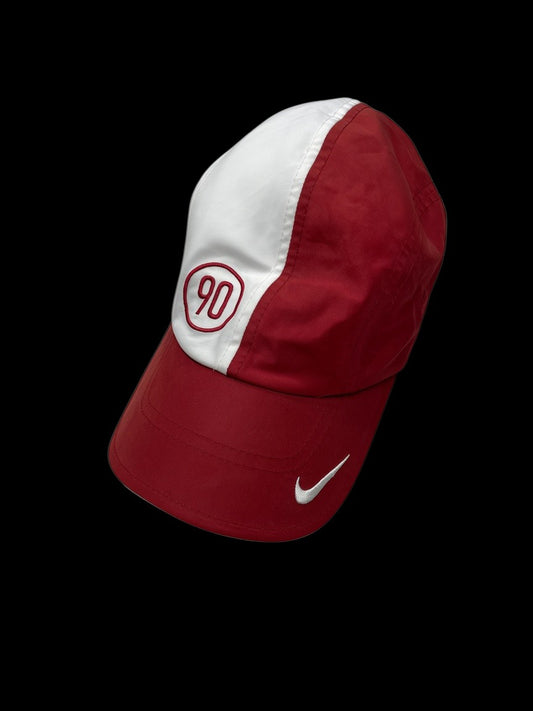 Boné Nike Total 90 Vintage garimpo do madruga nas cores vermelho e branco com ajuste traseiro