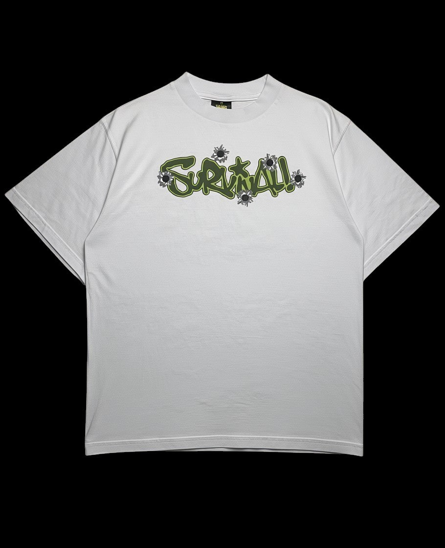 Camisa branca de algodão da garimpo do madruga com estampa "Survival" em verde com efeito de balas.