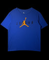 Camisa azul royal da Jordan Nike masculina, tamanho GG, com estampa gráfica laranja do Jumpman e logo Jordan.