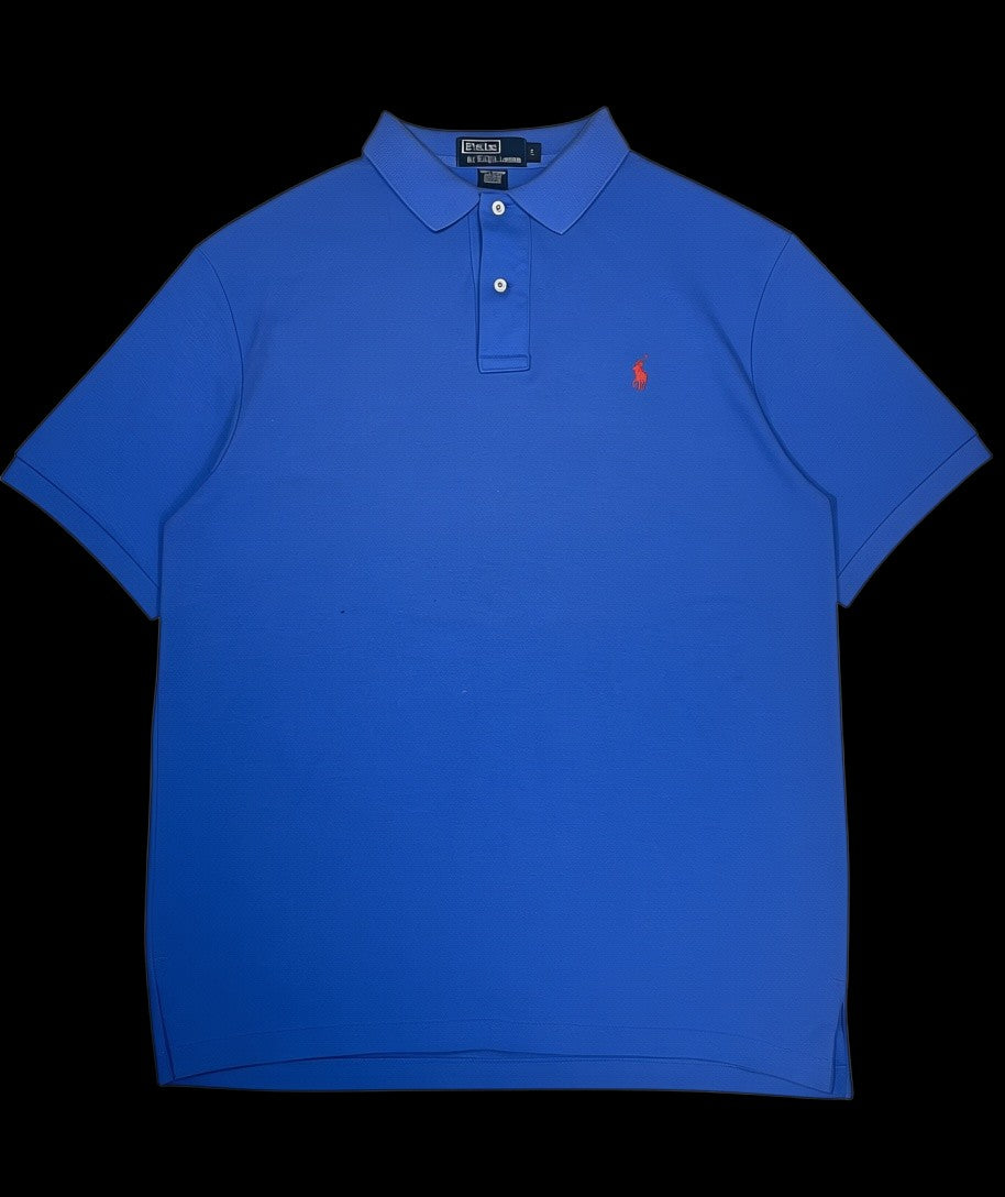 Camisa polo azul Ralph Lauren com logo bordado vermelho, tamanho GG, disponível na garimpo do madruga