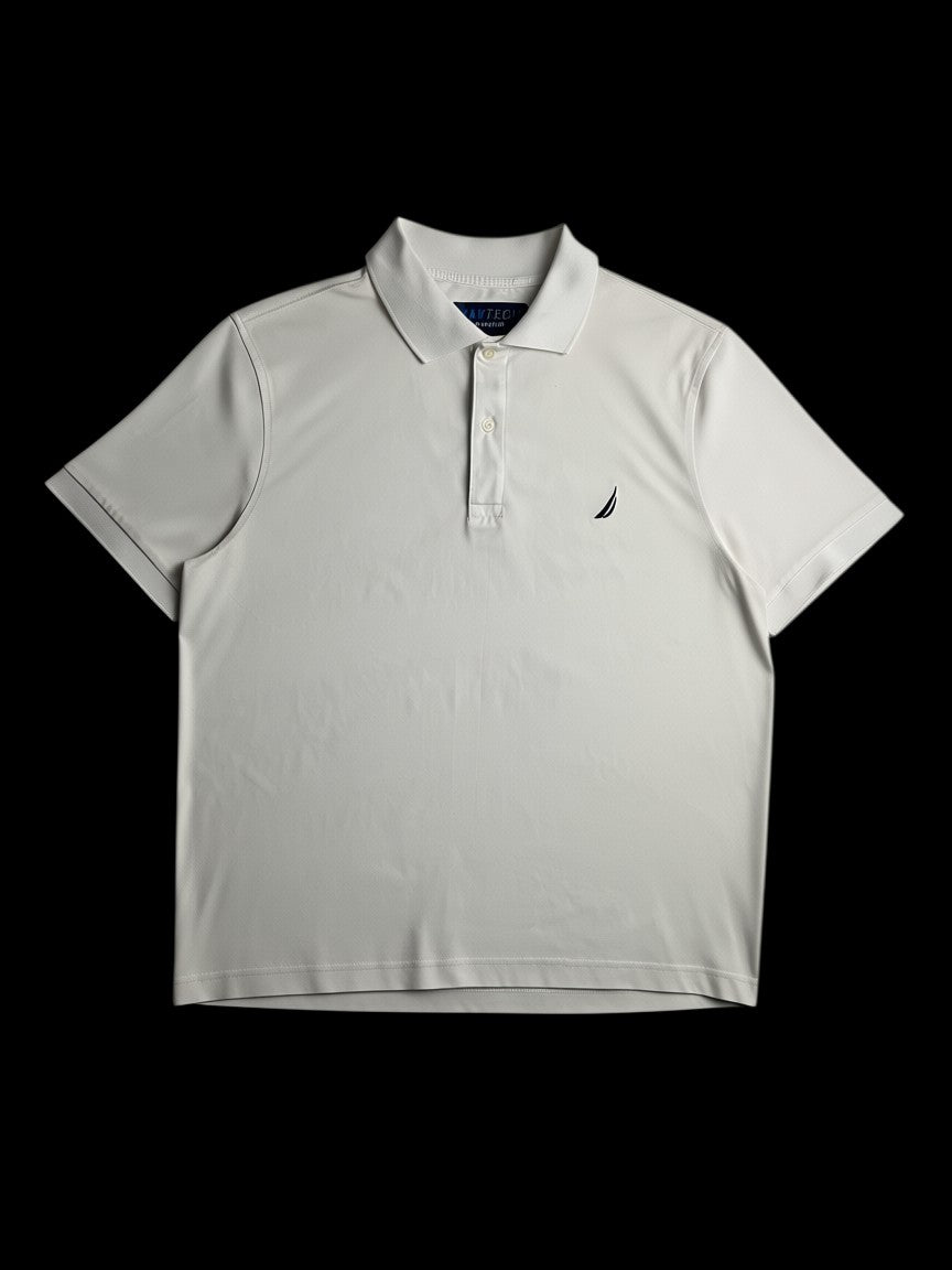 Camisa polo branca masculina NavTech tamanho XL com logo náutico pequeno no peito, da garimpo do madruga.