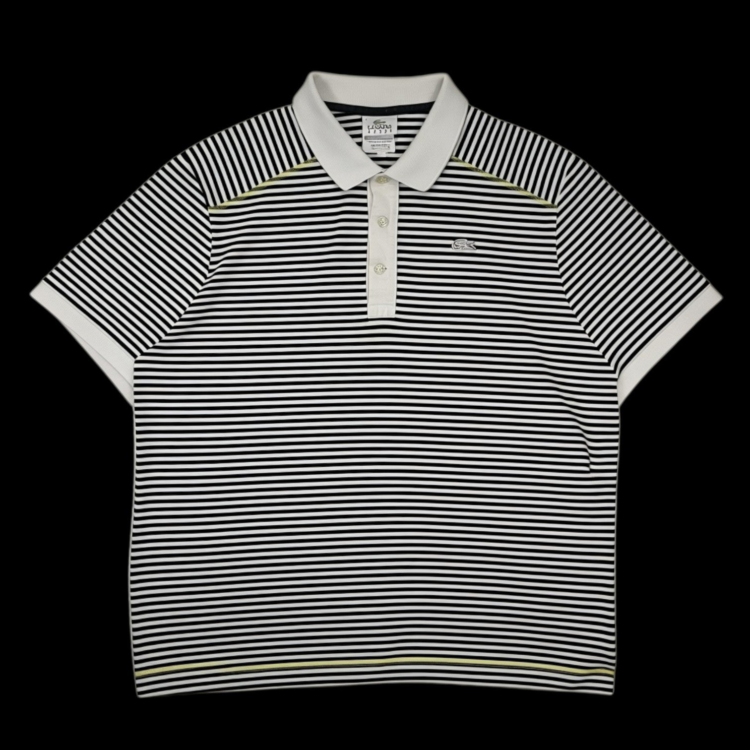 Camisa polo Lacoste garimpo do madruga listrada em preto e branco com gola clara e tamanho GG