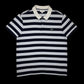 Camisa polo Lacoste listrada em azul marinho e branco com gola clara, disponível no garimpo do madruga, tamanho G.
