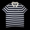 Camisa polo Lacoste listrada em azul marinho e branco com gola clara, disponível no garimpo do madruga, tamanho G.