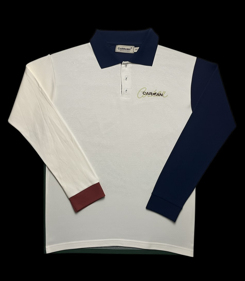 Camisa polo manga longa branca da garimpo do madruga com mangas azul marinho e detalhes em vinho e verde. Logo Carnan bordado.