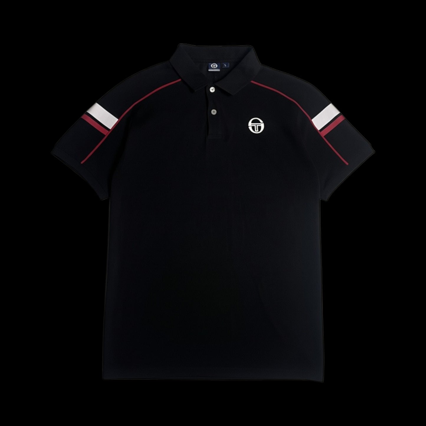 Camisa polo preta Sérgio Tacchini com detalhes em branco e vermelho nas mangas, disponível na garimpo do madruga