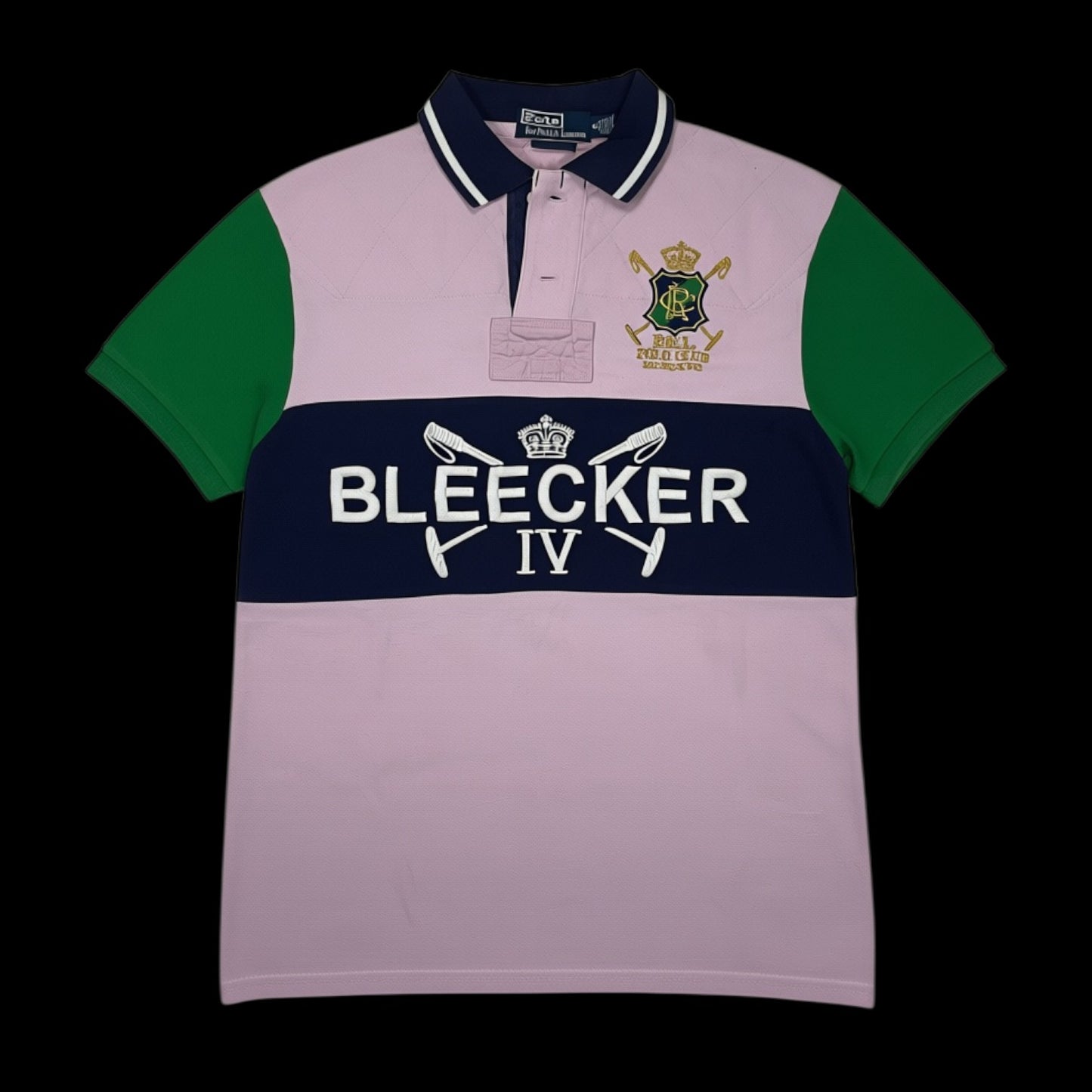 Camisa polo garimpo do madruga Ralph Lauren Bleecker IV em tons de lilás, verde e azul marinho com bordado frontal