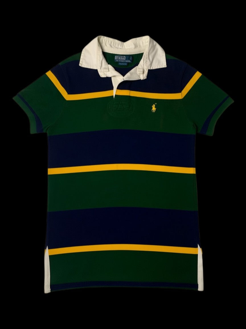 Camisa polo Ralph Lauren listrada em verde, azul marinho e amarelo, com logo de pônei bordado. Tamanho P.