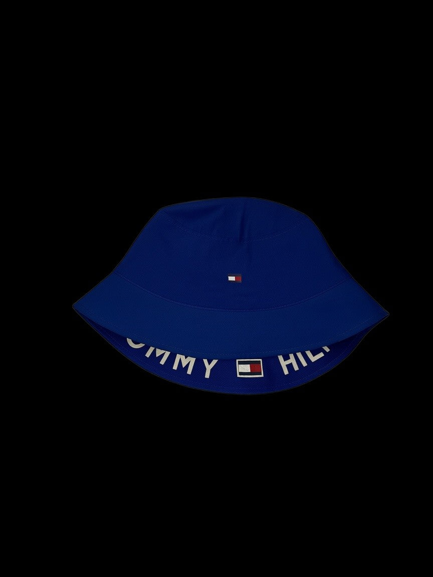 Chapéu bucket azul marinho Tommy Hilfiger da garimpo do madruga com logo bordado e aba estampada