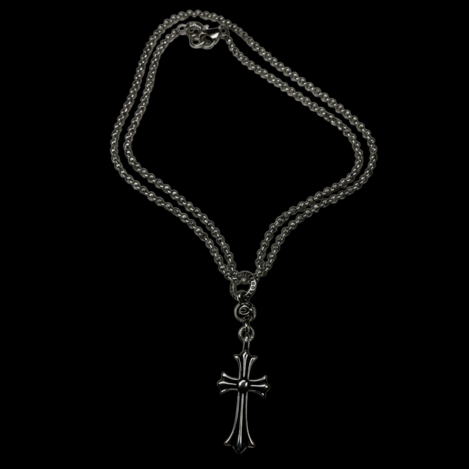 Colar garimpo do madruga Chrome Hearts com pingente de cruz em aço inoxidável e corrente de bolinhas prateada