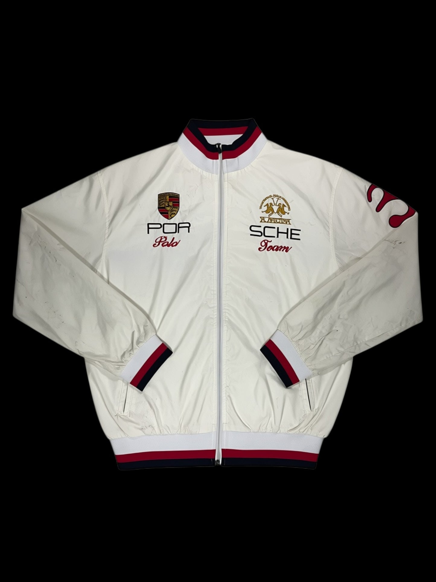 Jaqueta Porsche La Martina branca estilo bomber com detalhes em vermelho e azul, disponível na garimpo do madruga.