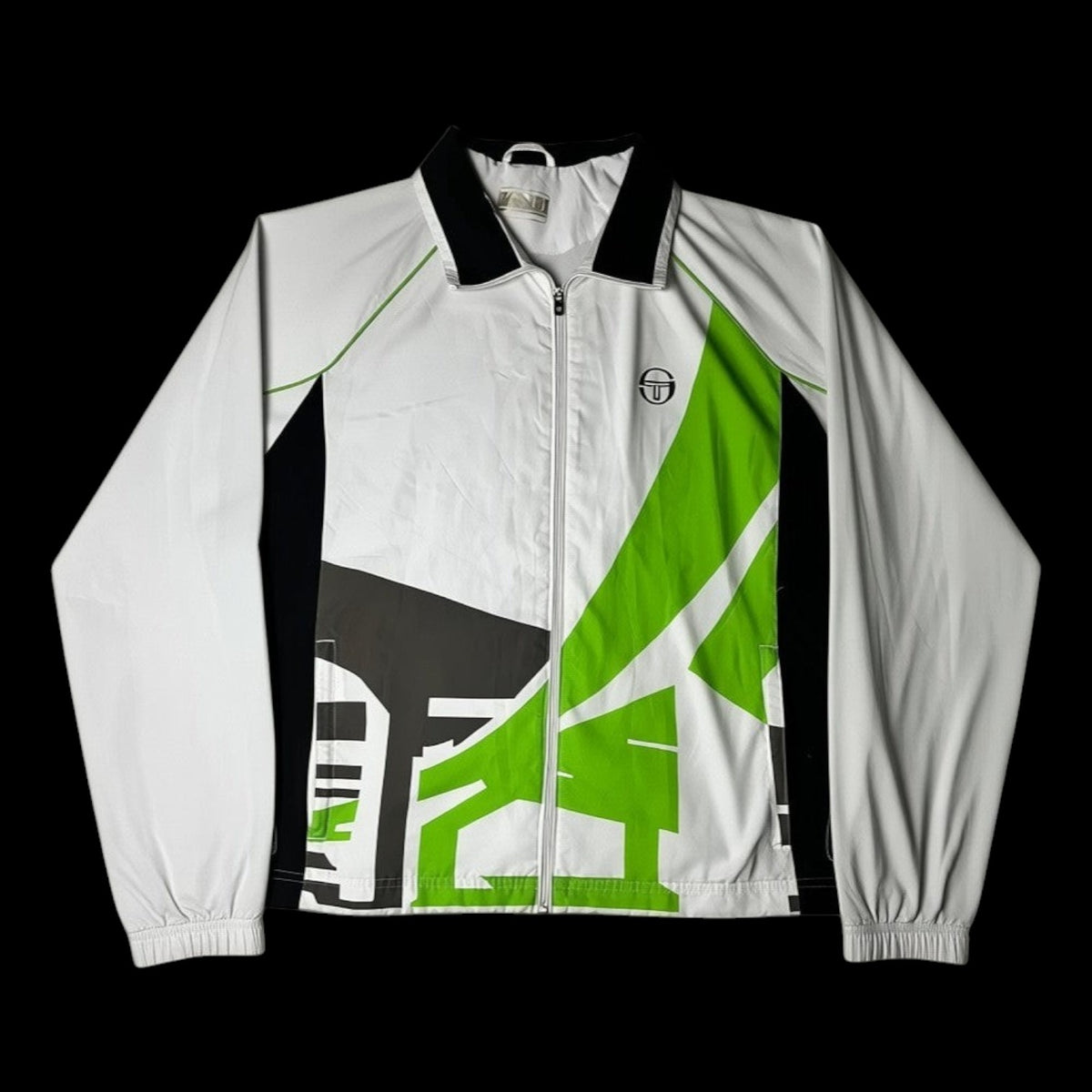 Jaqueta branca com detalhes em verde limão e preto, logo Sergio Tacchini no peito, tamanho G.