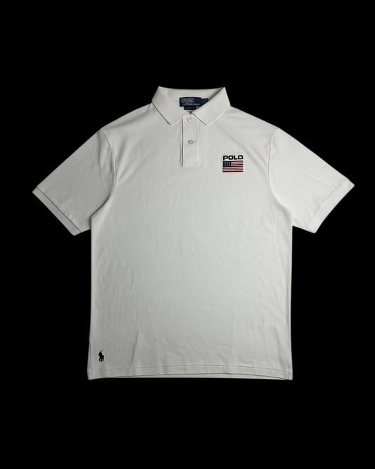 Camisa polo branca masculina Polo Ralph Lauren USA tamanho GG com logo da bandeira americana bordado no peito e cavalo bordado na barra.